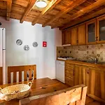 Havuzu Korunakli 2+1 Tas Kinali (Aegean)