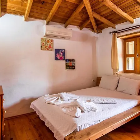 Havuzu Korunakli 2+1 Tas فيلة Kinali (Aegean)