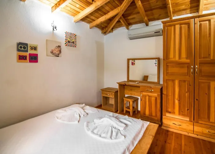 Havuzu Korunakli 2+1 Tas ヴィラ *